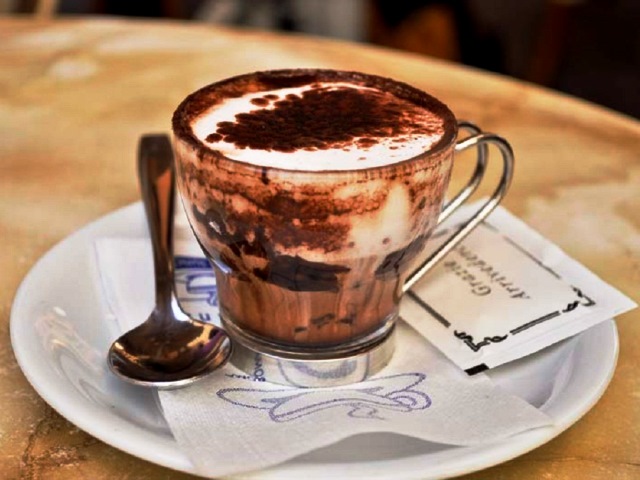 Il marocchino è una passione per il cioccolato e il caffè