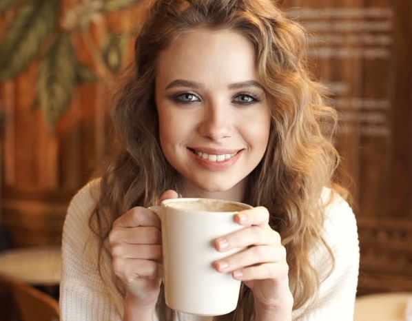 Как сохранить белизну зубов: советы кофеманам
